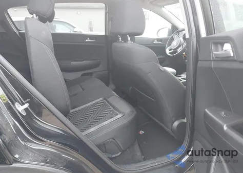 2020 Kia Sportage Lx z USA, uszkodzony, nr VIN KNDPMCAC4L7639037